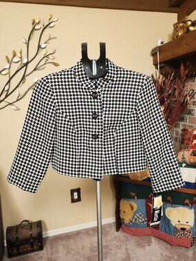 NWT Sheri Martin NY Petites sz 6P black white short waisted blazer